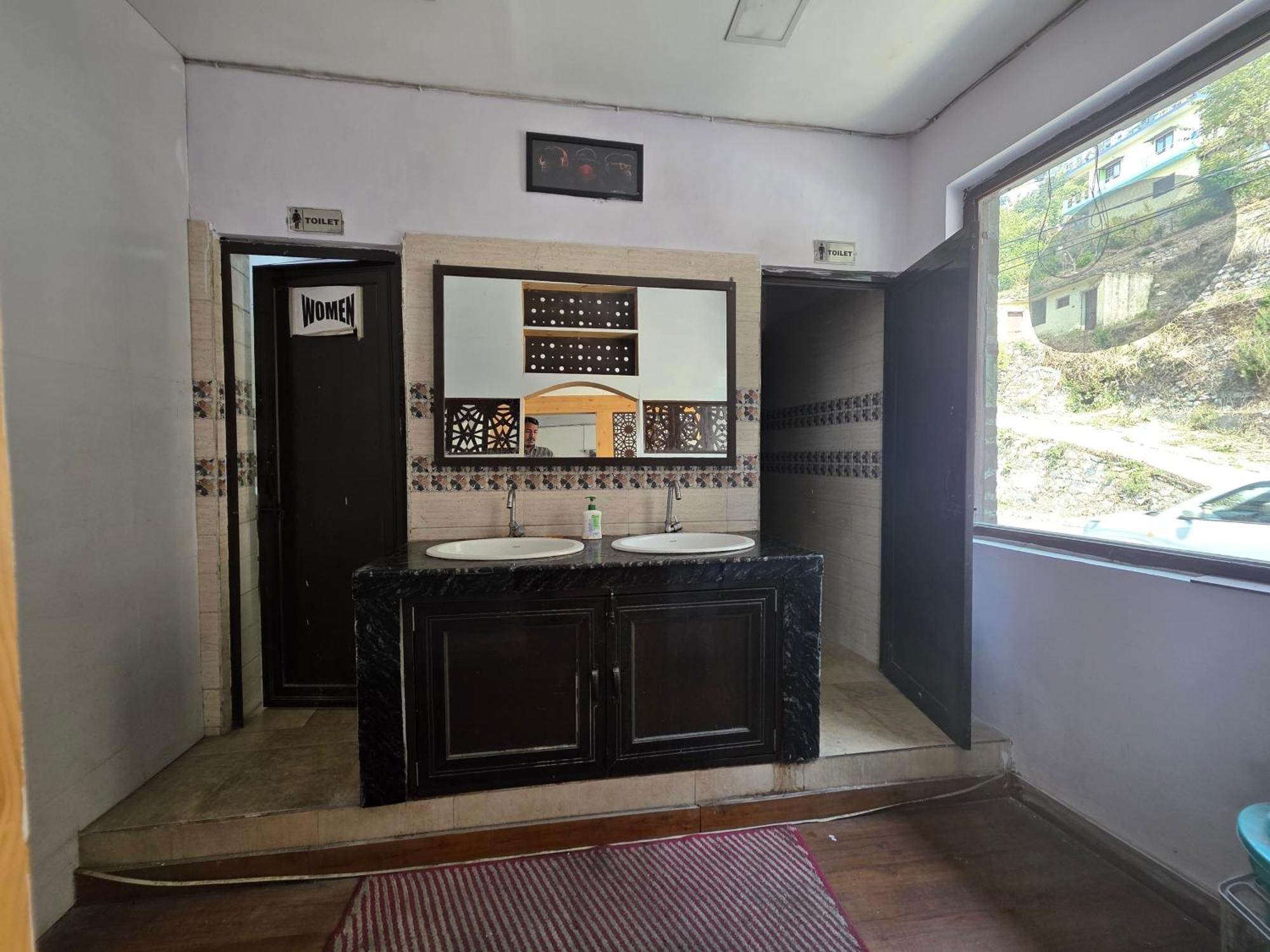 Siddhi Vinayak Hotel And Banquet Bhīm Tāl Exterior foto